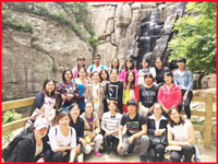 集團(tuán)公司后勤管理部門組織登山活動(dòng)