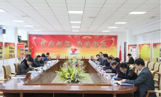 濰坊海關(guān)副關(guān)長(zhǎng)劉永華、濰坊商務(wù)局副局長(zhǎng)袁國(guó)明等一行蒞臨集團(tuán)公司調(diào)研